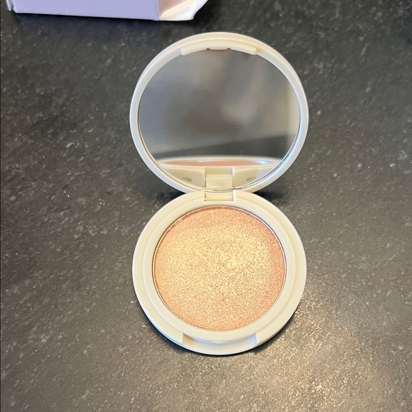 Jones Road Eyeshadow - rose gold - Picture 4 of 4